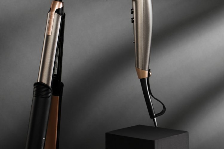 Q423-D6077-S6077-Remington-ONE-Dry-Style-Dryer-Remington-ONE-Straight-Curl-Styler-Creative-Flat-Lay-No-Flare