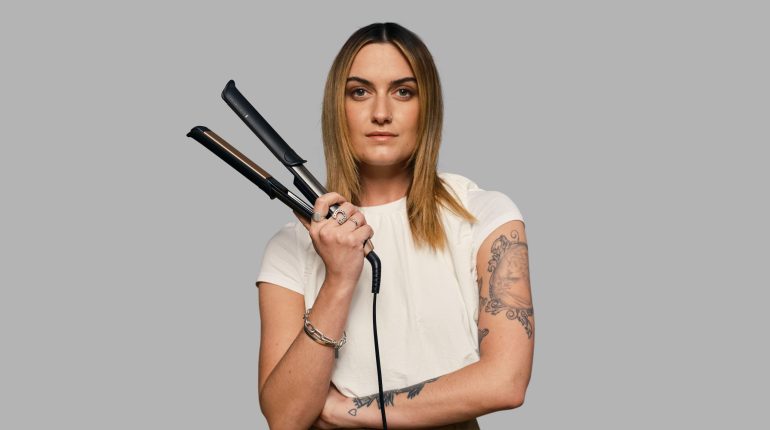 |||Q423-S6077-Remington-ONE-Ellen-Straightener-Lifestyle-Image-In-Hand-with-Attitude|Q423_Remington-ONE_Lifestyle-Content-Shoot_Straight-Curl-Styler_S6077_In-Hand-2|45777560100_78163_S6077EU|45778560100_78163|45777560100_9694_S6077EU_styler2|Q423_D6077_S6077_Remington-ONE_2|Q423-D6077-S6077-Remington-ONE-Dry-Style-Dryer-Remington-ONE-Straight-Curl-Styler-Creative-Flat-Lay-No-Flare|Q423-S6077-Remington-ONE-Ellen-Straightener-Lifestyle-Image-In-Hand-Close-Up|Q423-D6077-Remington-ONE-Dry-Style-Campaign-Imagery-Ntiarna-Lucas-Concentrator